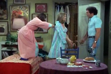 Rhoda S02E08 - Somebody Down There Likes Him
