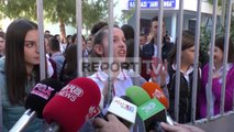 Report TV - Protestë prindër-nxënës në Vlorë për trasferimin nga shkolla aktuale