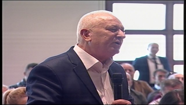 MINISTRI AHMETAJ TAKOHET ME BIZNESIN E VOGEL, “TVSH FORMALIZON EKONOMINE DHE NUK RRIT ÇMIMET” LAJM