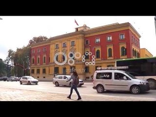 Ora News – Qeveria nuk parashikon rritje pagash e pensionesh