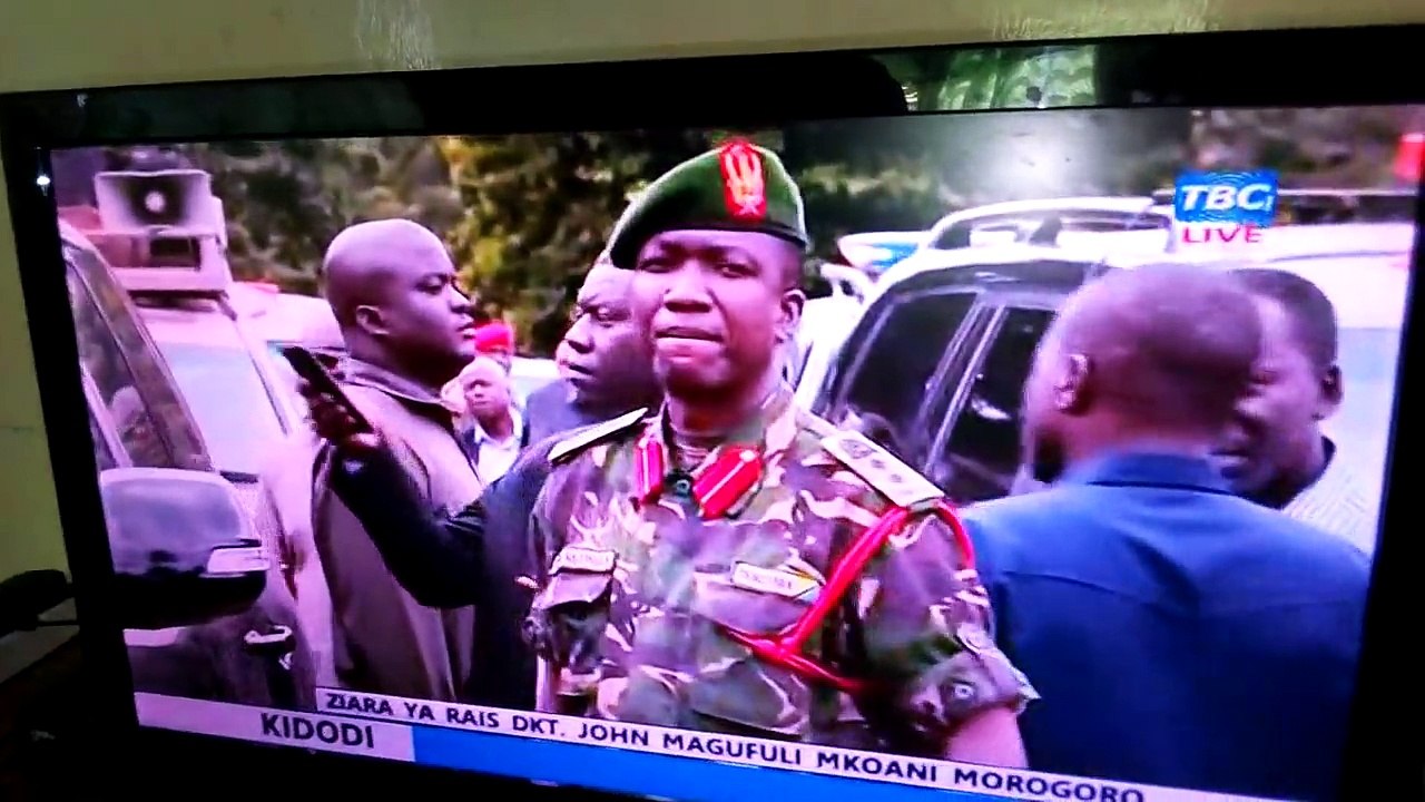 Raisi magufuli apiga simu ya kushtukiza baada ya mkandarasi kula milioni 800 morogoro