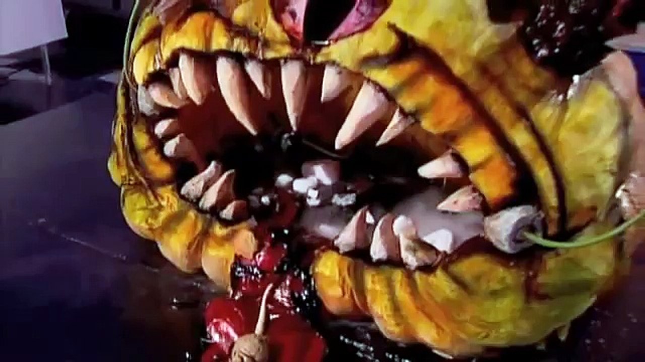 Karen Portaleo on Food Networks Halloween Wars Season One Episode Four