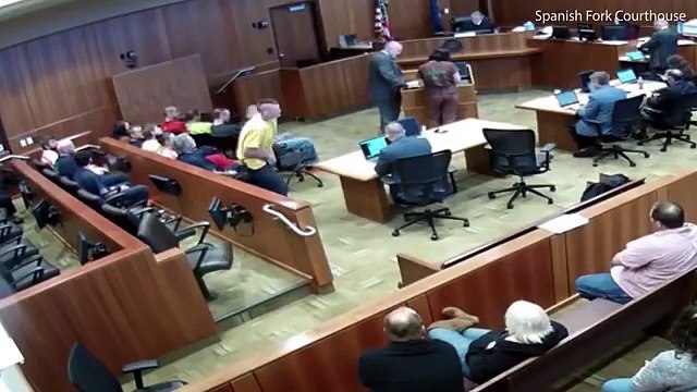 Ce détenu essai de s'évader du tribunal en sautant par le balcon.... raté