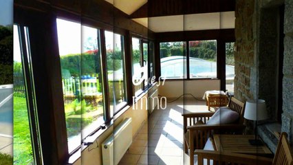 LOCARN en campagne superbe maison en pierres avec piscine