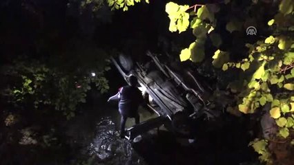 Otomobil Dere Yatağına Devrildi: 5 Yaralı