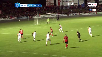 HAUTBOIS gagne son face à face devant GERMAIN.