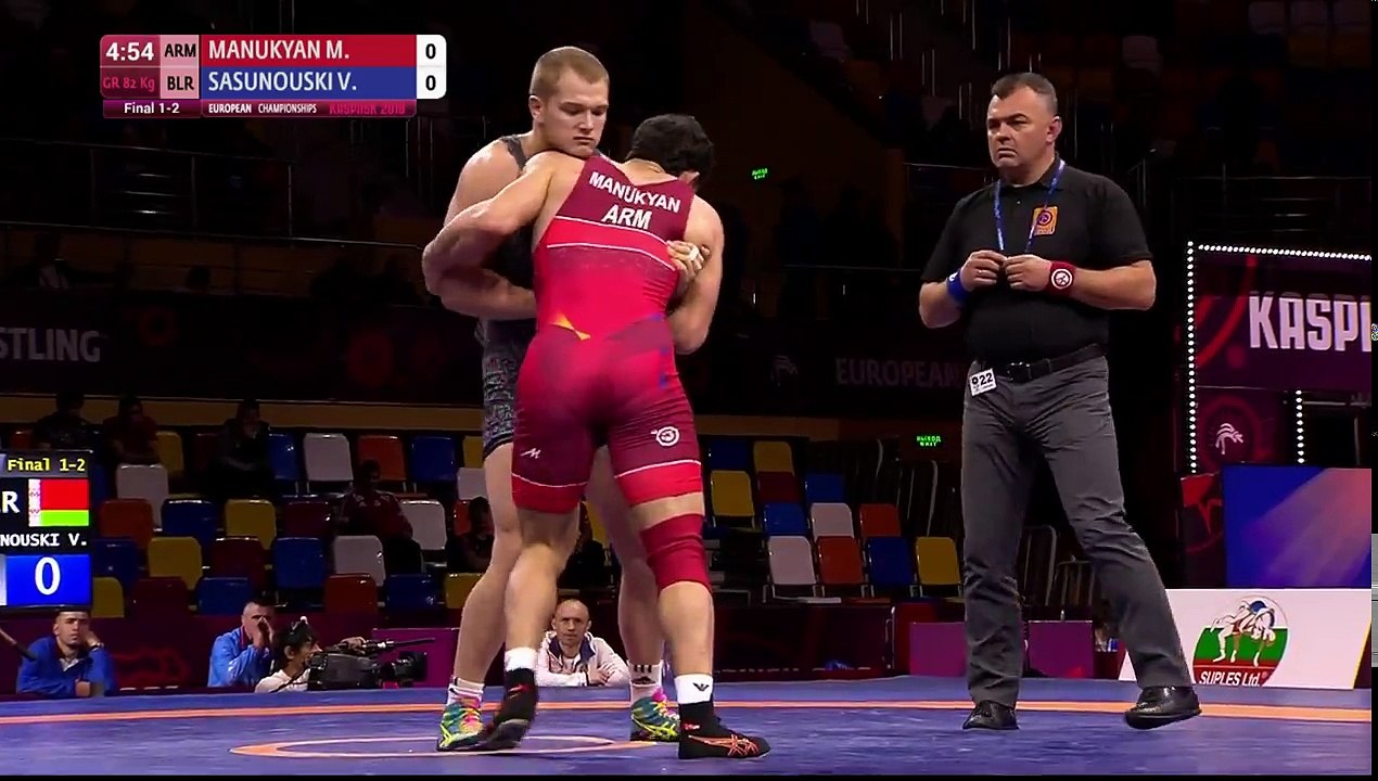 Максим Манукян (82 кг)побеждает белоруса со счётом 9:0 и становится чемпионом Европы по греко-римской борьбе