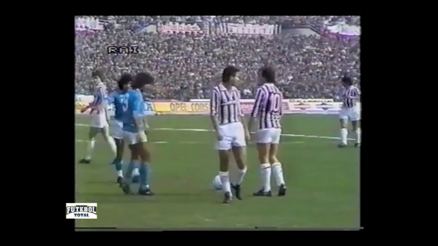 Michel Platini vs Maradona - Football Legends