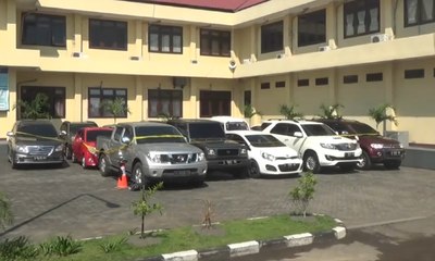 KPK Sita 16 Mobil Terkait Kasus Suap Bupati Mojokerto