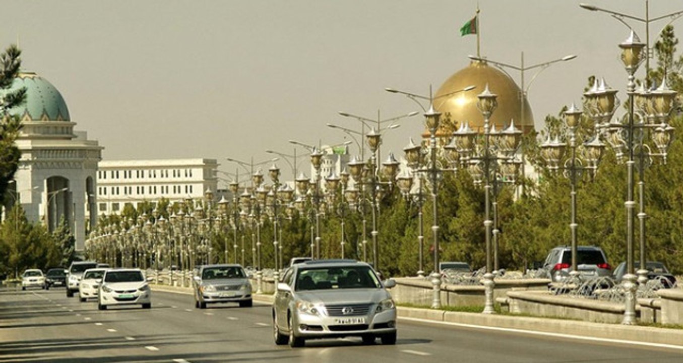 Türkmenistan'da Renkli Arabalar Yasaklandı, Başkentte Beyaz Boya Kıtlığı  Yaşanıyor - Dailymotion Video