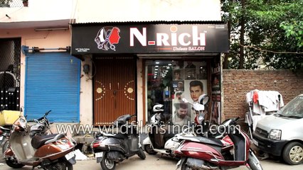 Indian barber shop - new trend of shaping hair with fire