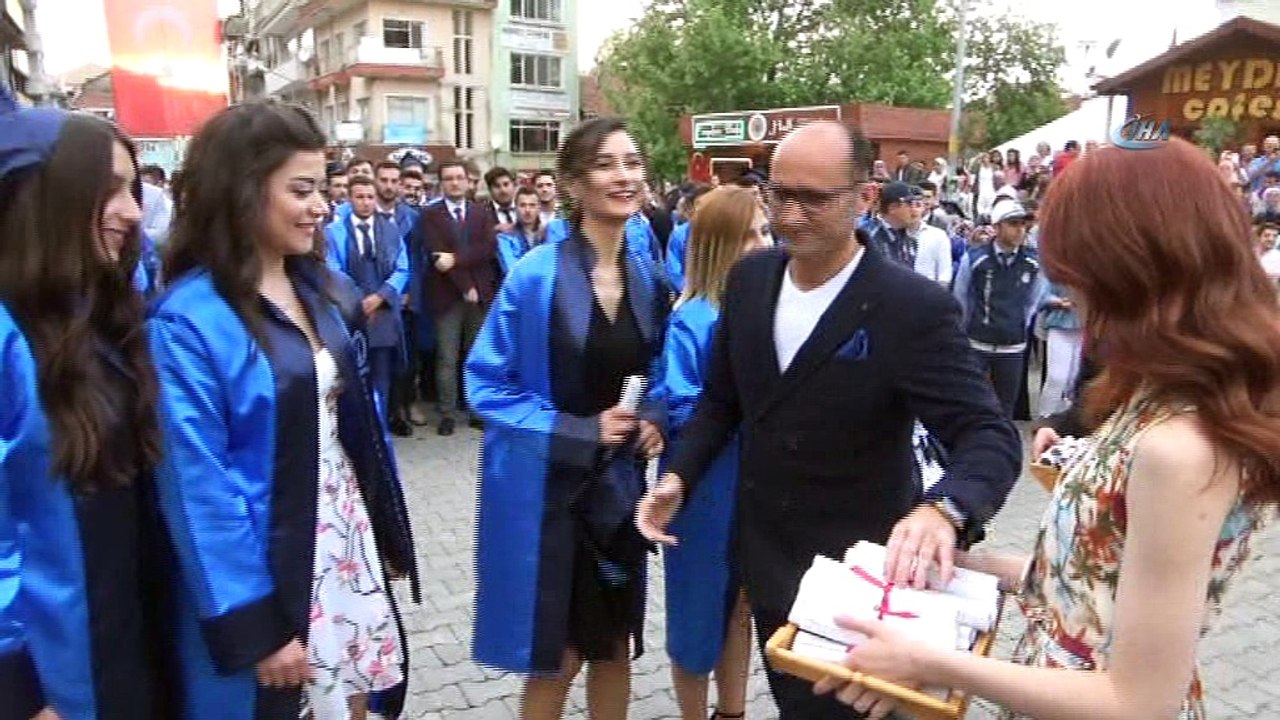 Simav Meslek Yüksekokulu öğrencileri kep attı