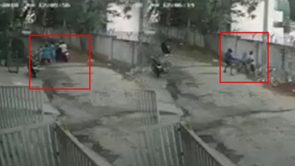 चेन छीनने से में असफल रहने पर बाइक सवार दो बदमाशों ने महिला से की छेड़छाड़