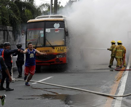 Alev Alan Otobüsten Yolcuları, Diri Diri Yanmaktan Şoförün Dikkati Kurtardı