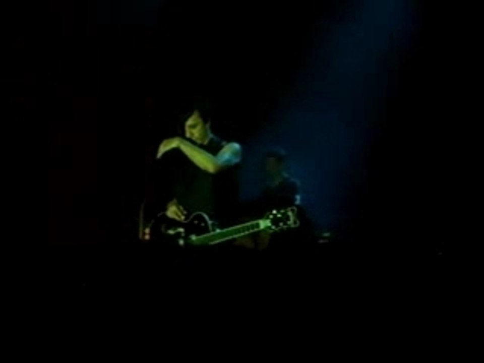 InDoChiNe au bikini le 3.12.07 nicola essaie de parler