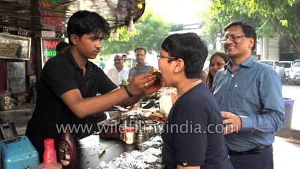 Fire Paan is a new Indian fad- Slow Motion at Connaught Place in New Delhi