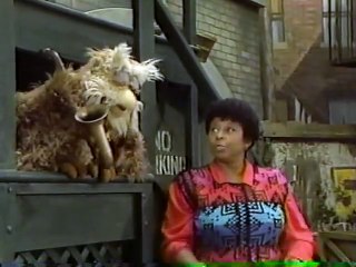 Classic Sesame Street - Barkley Loves To Eat...