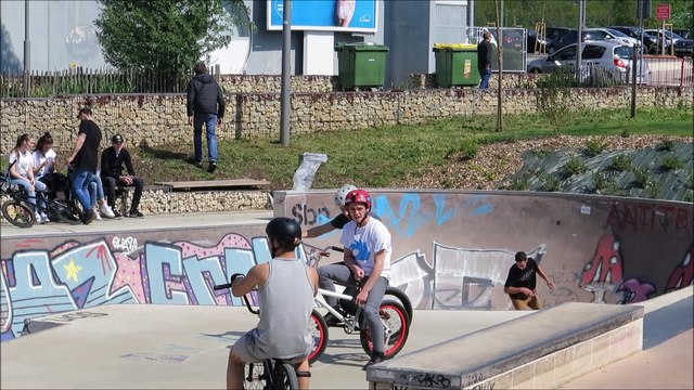 Entrainement et compétition de Bmx/skate au Skate Park de Nancy