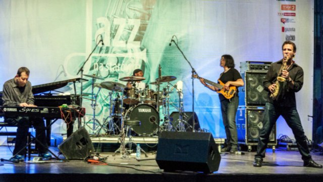 Jeff Lorber Surreptitious HD720 m2 Basscover Bob Roha