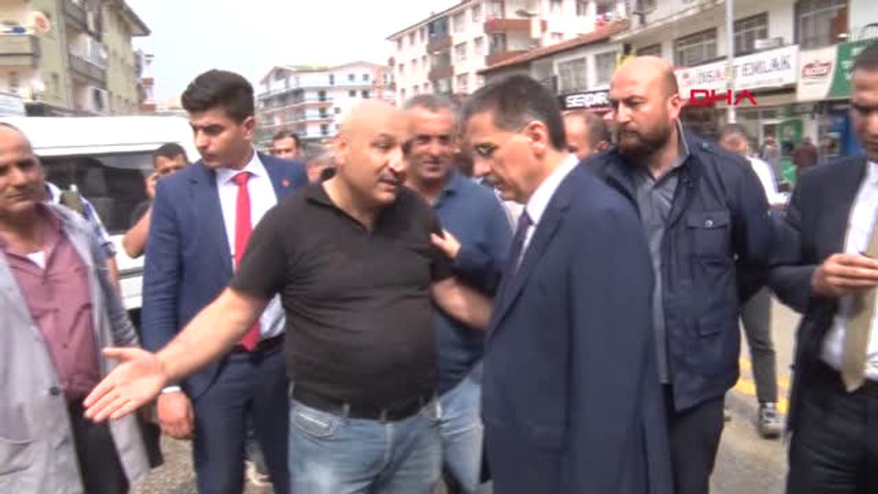 Çalışma Bakanı Jülide Sarıeroğlu ve Vali Sel Bölgesinde İncelemelerde Bulundu
