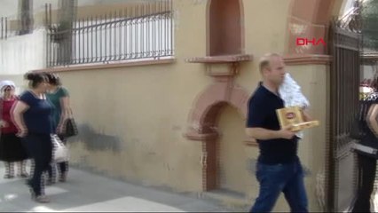 Hatay Kilisede Müslüman ve Hristiyan Vatandaşlar Mum Yakıp Dilek Tuttu