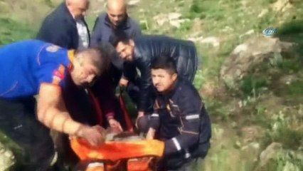 Arazide kalp krizi Pülümür İlçe Milli Eğitim Müdürü Nur Ali Özdemir, askeri helikopterle kurtarıldı