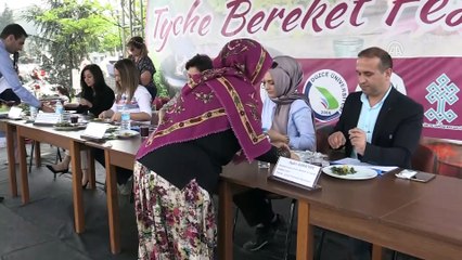 Geleneksel otlarla yapılan yemekler yarıştı - DÜZCE