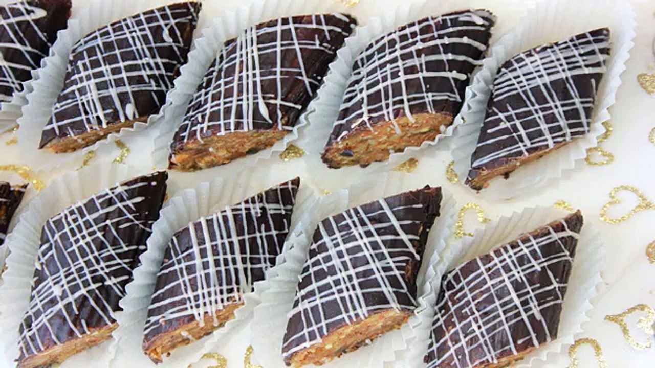 حلوة بدون فرن في 10دقائق روووعة شكلا ومذاق / حلويات العيد halwa bidon forn