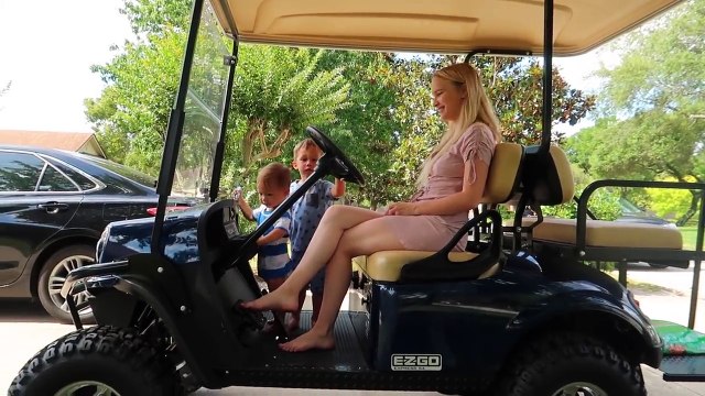 Eating At A Restaurant With little Kids