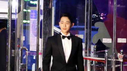 180503 Jung Hae In at 54th Baeksang Arts Awards 2018 Red Carpet