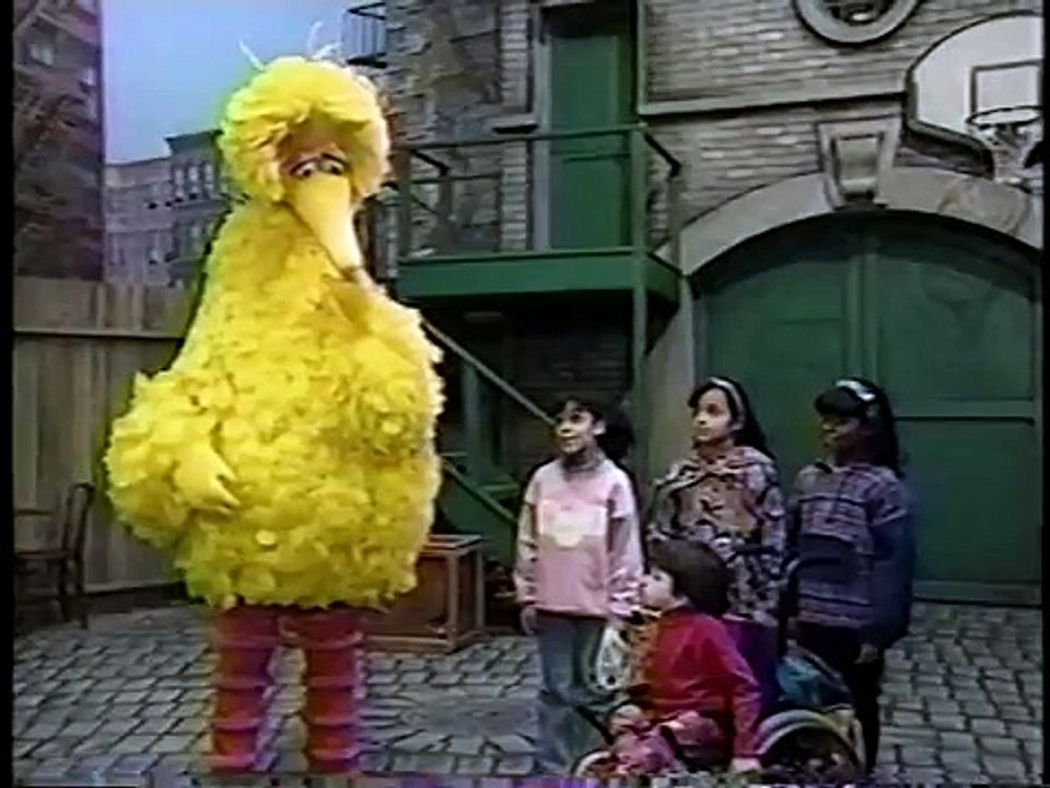 Sesame Street - Tarah Sleeps Over at Gabis
