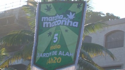 Personas marchan en Río pidiendo la legalización de la marihuana