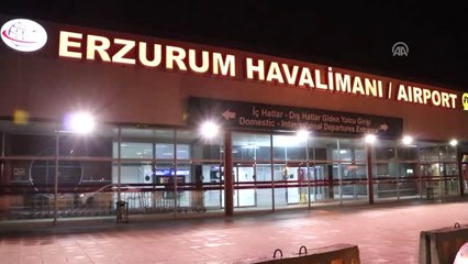 Uçağın Motorundan Kıvılcım Çıkınca Yolcular Tahliye Edildi (2) - Erzurum