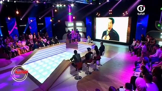 شاهد شاب نصرو يبكي بحرقة عند رؤيته صورة شاب حسني و ماذا قال عنه لأول مرة على بلاطو الجزائرية