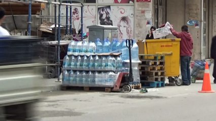 İşçinin inşaattan düşmesi kamerada
