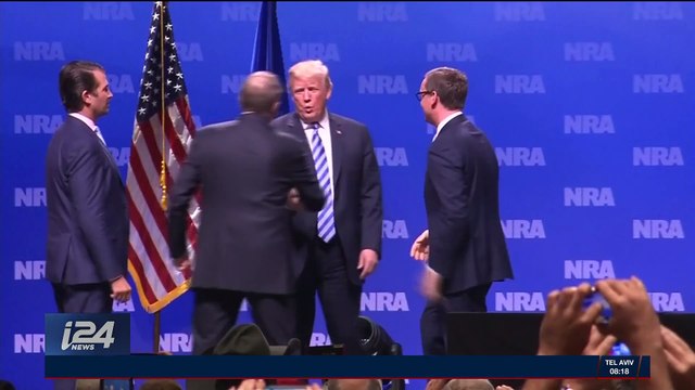 Trump mime les attentats du 13 novembre et crée la polémique