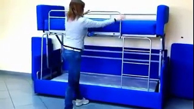 Izgleda kao običan kauč, ali nakon 10 tak sekundi nećete vjerovati svojim očima