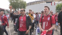Les supporters lillois chantent à Toulouse