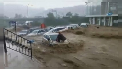 Las lluvias torrenciales lo arrastran todo a su paso en Turquía