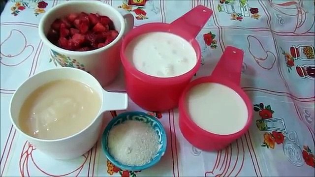 PALETAS DE FRESAS CON CREMA/ STRAWBERRIES AND CREAM POPSICLES/LAS RECETAS DE LUPITA