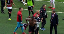 Gençlerbirliği'nde Takım Arkadaşıyla Tartışan Pogba Sahayı Terk Etti