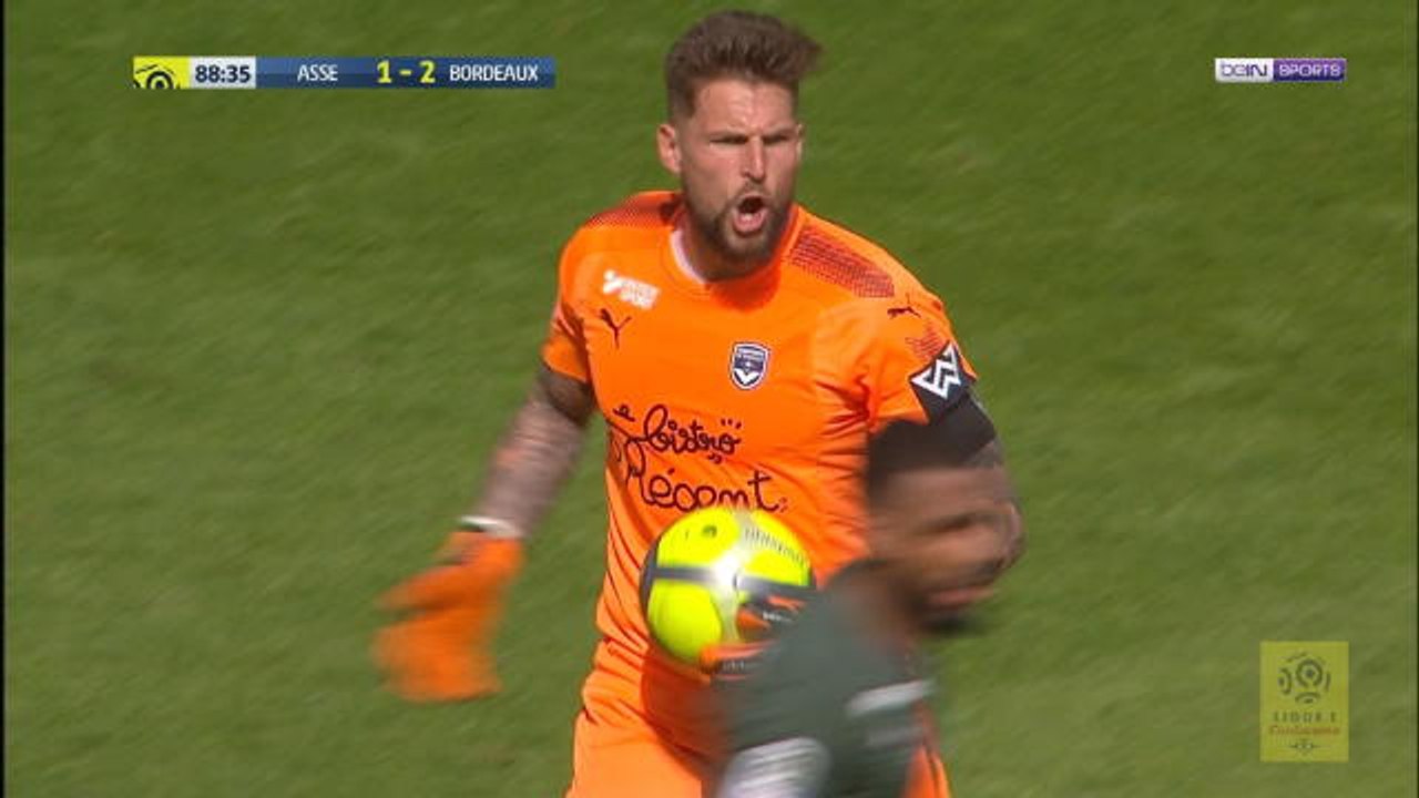 Chaos in Bordeaux area lead to a missed penalty from Cabella
