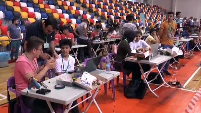 Adıyaman’da Robotlar Kıyasıya Yarıştı