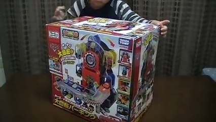 【カーズ トミカ】 みんなあつまれ！大回転パーキング[ゆごサンド]