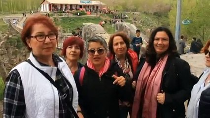 Muradiye Şelalesi’nde İlkbahar Coşkusu