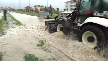 Kütahya Domaniç'te Yağmur Trafiği Felç Etti