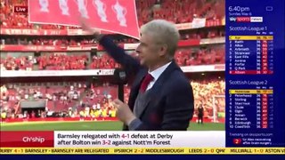 Arsenal rend hommage à Arsène Wenger !