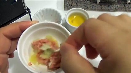 Làm bánh Hamburger từ nấm và thịt bằng đồ nấu ăn thu nhỏ Nhật Bản