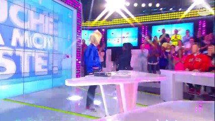 Il y a trois ans dans TPMP... La danse déjantée de Cyril Hanouna pendant la chronique de Bertrand Chameroy (vidéo)