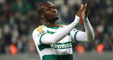 Fenerbahçe Taraftarı, Moussa Sow'a Sevgi Gösterilerinde Bulundu